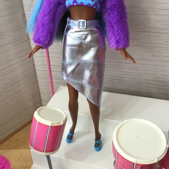 Barbie Jam’n Glam Dolls and HTF Drum Set - Picture 11 of 16